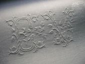 12 damask napkins, monogram: EV