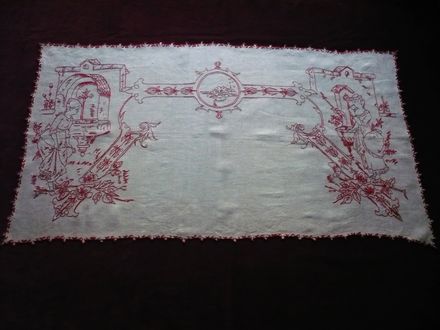 vintage lace table runner