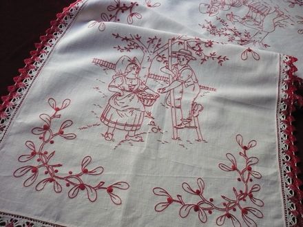 vintage lace table runner