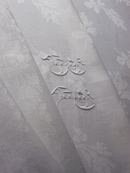 Vintage tablecloth and Napkins Set