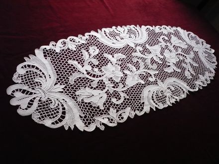 vintage lace table runner