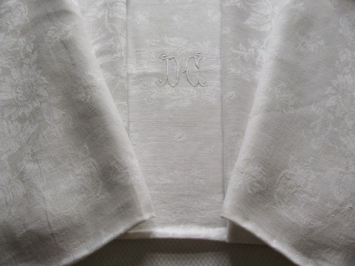 Vintage damask formal tablecloth