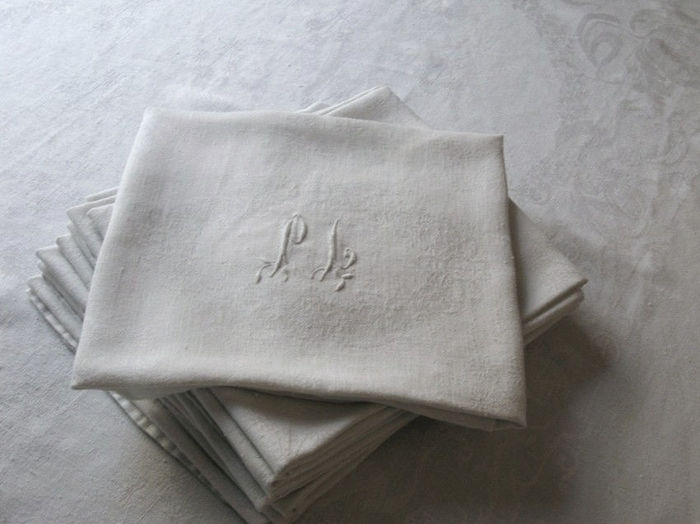 Damask formal tablecloth and 13 napkin set, linen damask