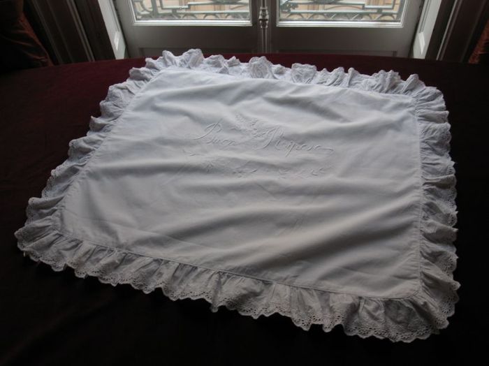  Italian pillowcase, embroidery: bueno reposo
