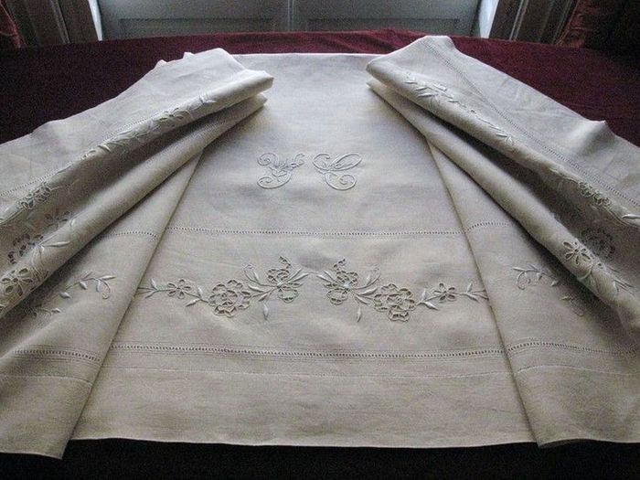  Ecru linen sheet, monogram: yc