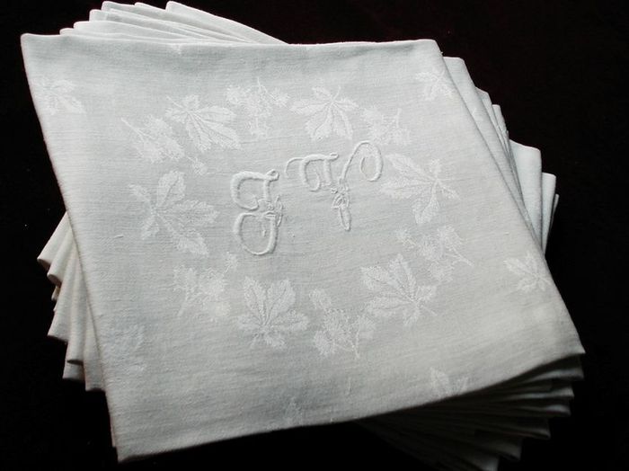 embroidered luxury linen damask napkin service