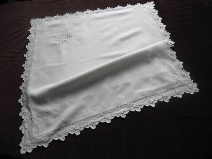 Pretty antique lace sham, monogram: cd