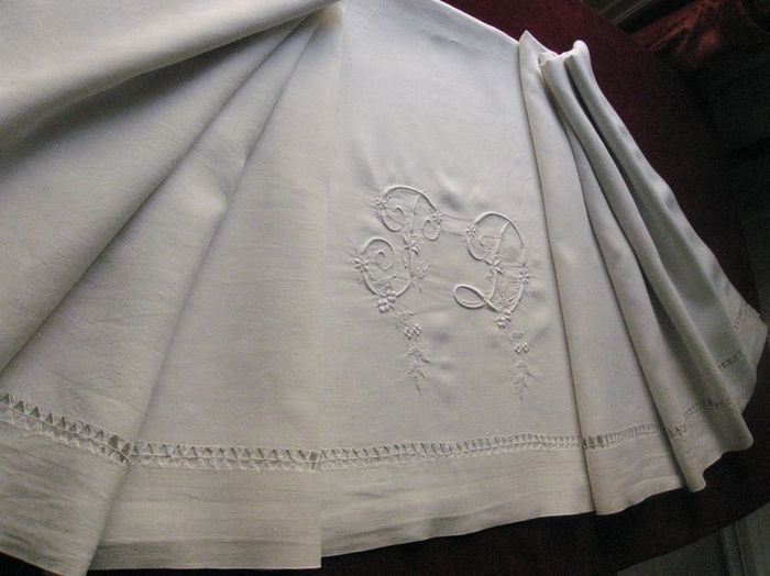 Antique French sheet, large monogram pd