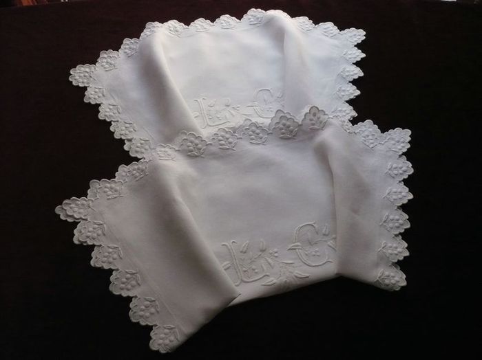 Stunning pair of pillow sham, monogram:LC