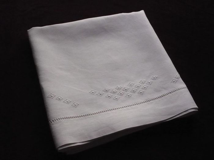 Linen infant sheet