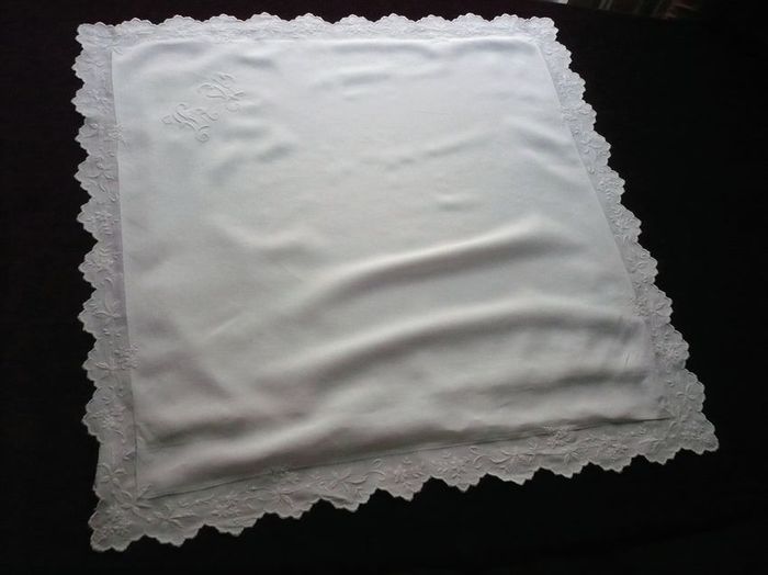Luxury pait of pillow shams, monogram HP