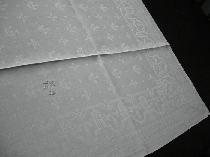 10 large linen embroidred damak napkins, monogram TC