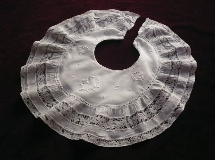 Spectacular baby's bib