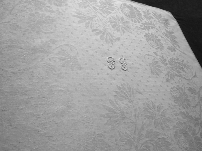Embroidred damask napkins, monogram: PJ