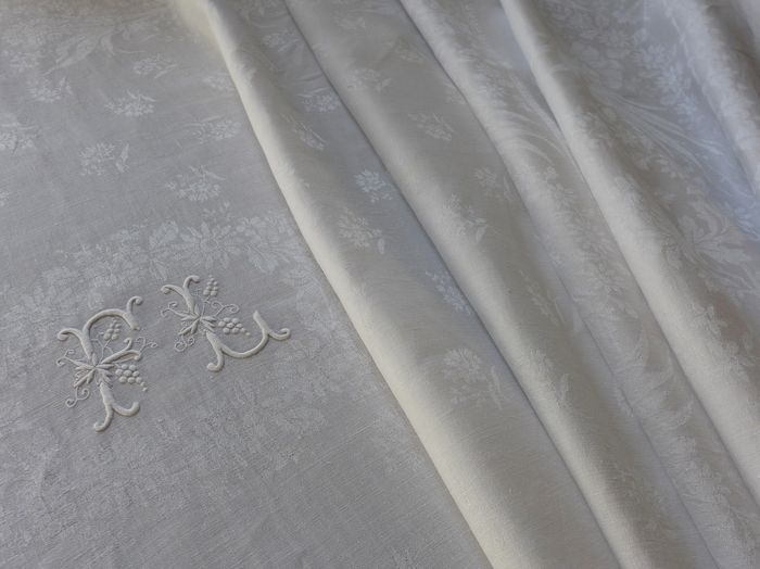 Antique linen damask tablecloth and 24 napkin set monogram FL