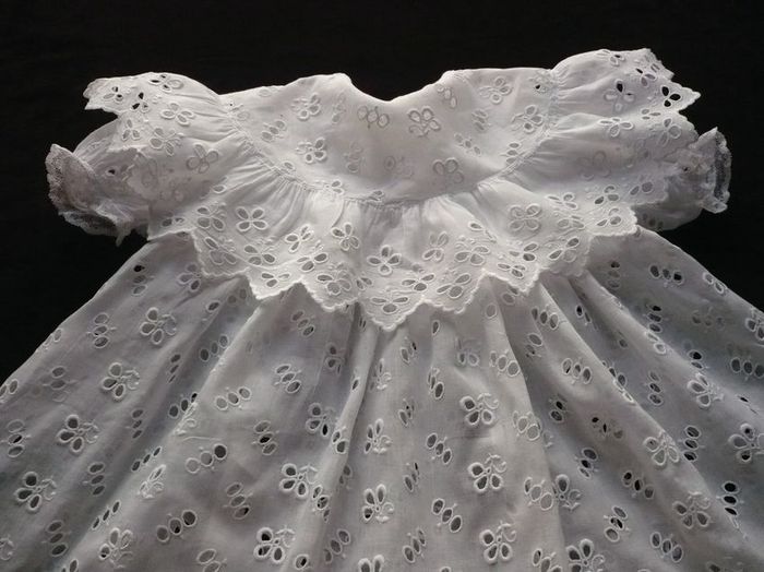 quality baby dresses white cutwork embroidery