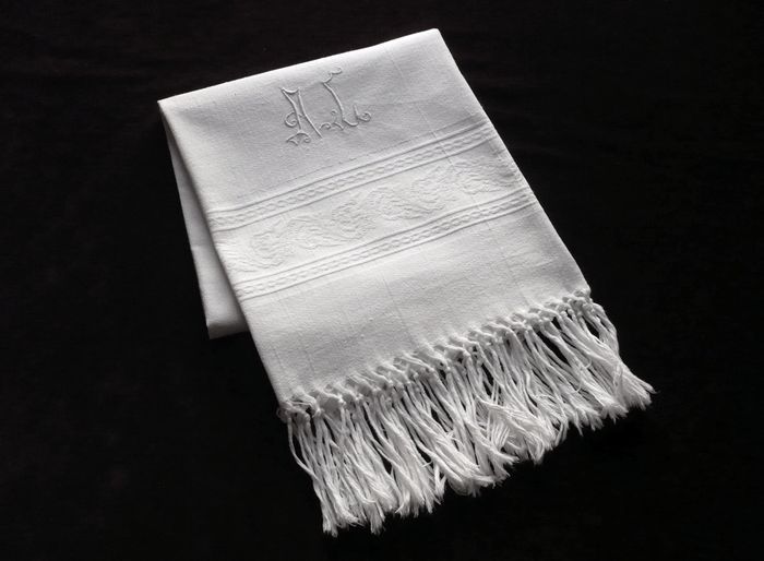 fine white damask guest towels monogram AL