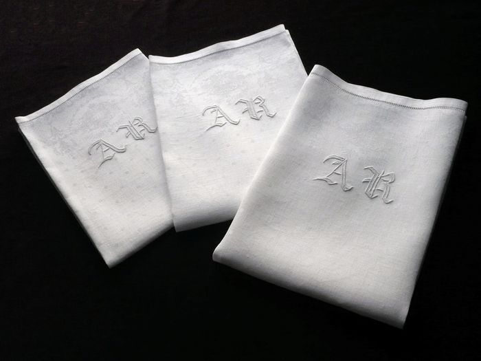 Vintage linen damask guest hand towels monogram AR